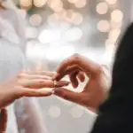 Mệnh đề quan hệ rút gọn với -ing và -ed